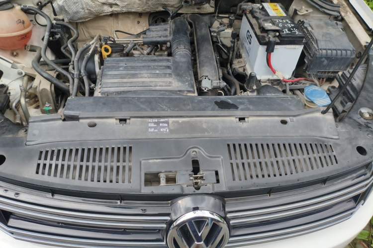 Used Volkswagen Tiguan 2016 280TSI Automatic Two-Wheel-Drive Silk Road Style Edition Engine Bay