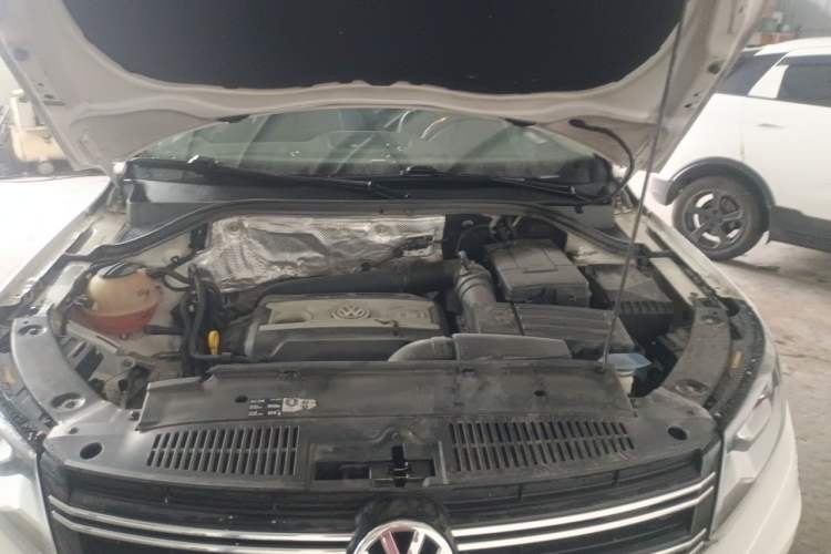 Used Volkswagen Tiguan 2016 300TSI Automatic All-Wheel Drive Luxury Edition Engine Bay