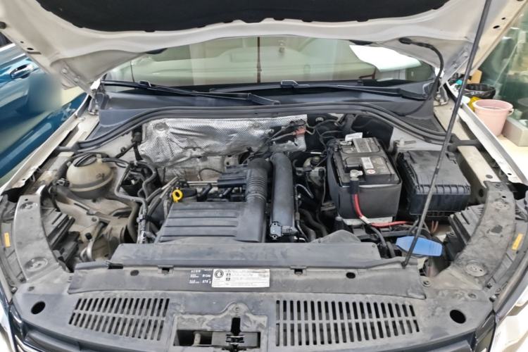 Used Volkswagen Tiguan 2016 280TSI Automatic Two-Wheel Drive Silk Road Comfort Edition Engine Bay