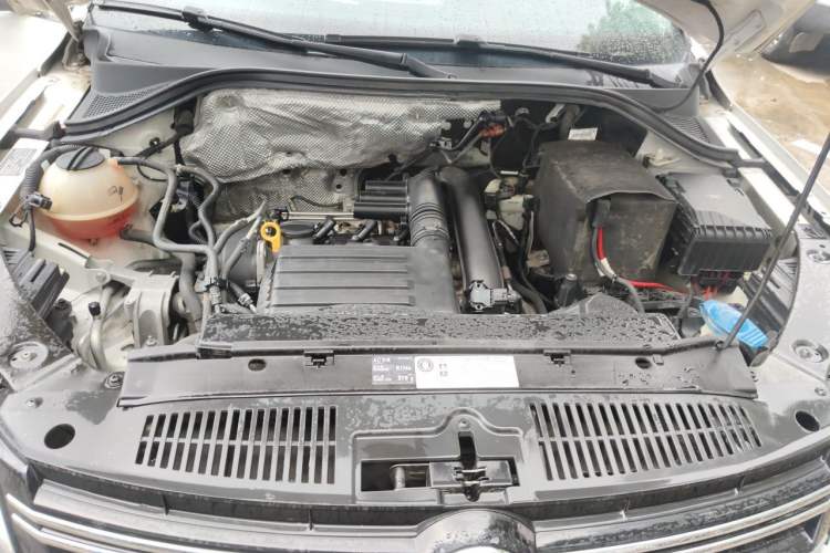 Used Volkswagen Tiguan 2016 280TSI Automatic Two-Wheel Drive Silk Road Comfort Edition Engine Bay