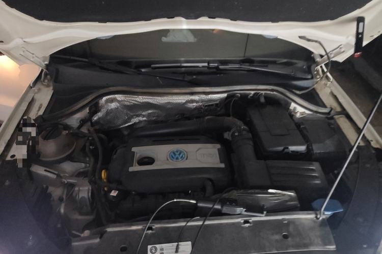 Used Volkswagen Tiguan 2016 300TSI Automatic Two-Wheel Drive Luxury Edition Engine Bay