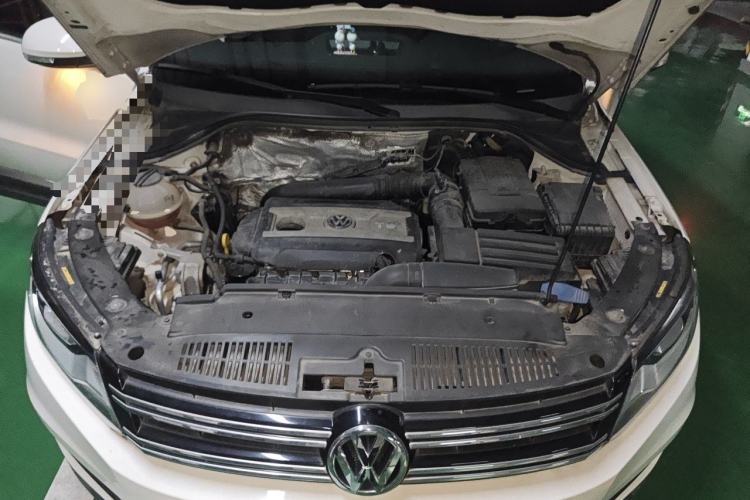 Used Volkswagen Tiguan 2016 330TSI Automatic All-Wheel Drive Luxury Edition Engine Bay
