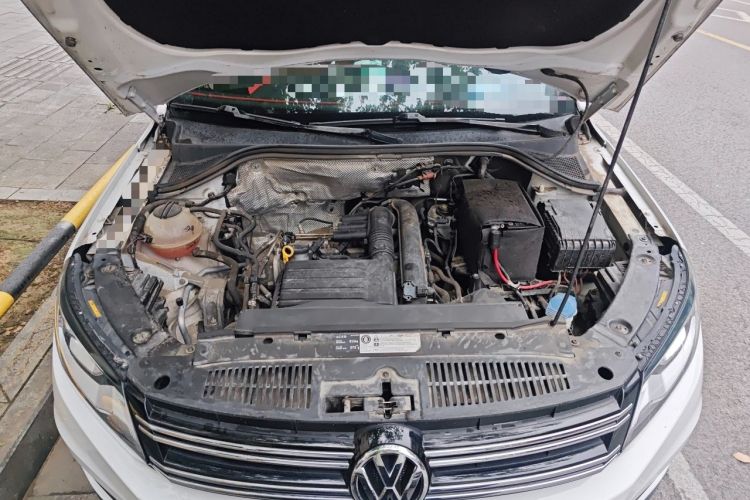 Used Volkswagen Tiguan 2016 280TSI Automatic Two-Wheel-Drive Silk Road Style Edition Engine Bay