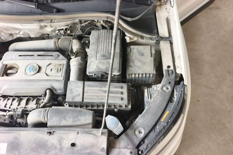 Used Volkswagen Tiguan 2016 300TSI Automatic All-Wheel Drive Luxury Edition Engine Bay Left
