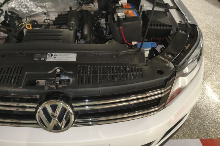 Used Volkswagen Tiguan 2016 280TSI Automatic Two-Wheel Drive Silk Road Comfort Edition Engine Bay Left