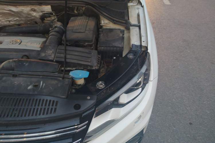 Used Volkswagen Tiguan 2016 2.0 TSI Four-Wheel Drive Elite Version Engine Bay Left