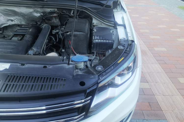 Used Volkswagen Tiguan 2016 280TSI Automatic Two-Wheel Drive Silk Road Comfort Edition Engine Bay Left