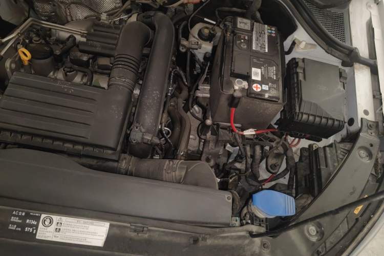 Used Volkswagen Tiguan 2016 280TSI Automatic Two-Wheel-Drive Silk Road Style Edition Engine Bay Left