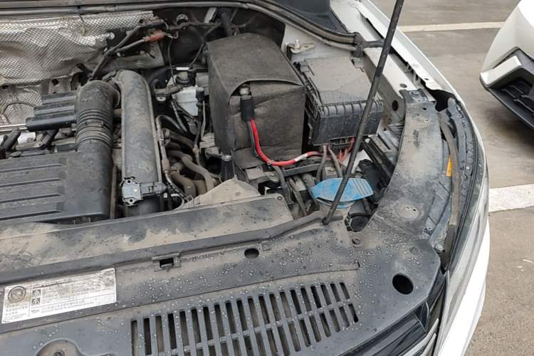 Used Volkswagen Tiguan 2016 280TSI Automatic Two-Wheel-Drive Silk Road Style Edition Engine Bay Left