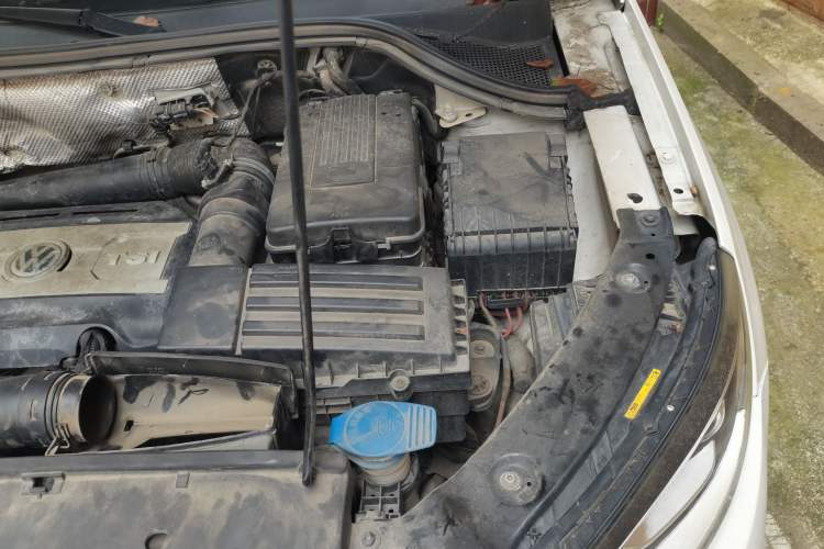Used Volkswagen Tiguan 2016 300TSI Automatic Two-Wheel Drive Trend Edition Engine Bay Left