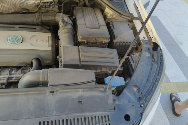Used Volkswagen Tiguan 2016 300TSI Automatic Two-Wheel Drive Comfort Edition Engine Bay Left