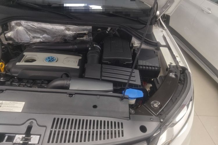 Used Volkswagen Tiguan 2016 300TSI Automatic All-Wheel Drive Fashion Vision Edition Engine Bay Left
