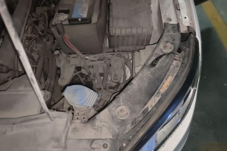 Used Volkswagen Tiguan 2016 280TSI Automatic Two-Wheel Drive Silk Road Comfort Edition Engine Bay Left