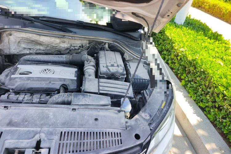 Used Volkswagen Tiguan 2016 330TSI Automatic All-Wheel Drive Luxury Edition Engine Bay Left