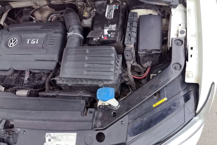 Used Volkswagen Tiguan 2016 300TSI Automatic Two-Wheel Drive Luxury Edition Engine Bay Left