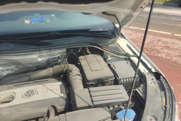 Used Volkswagen Tiguan 2016 300TSI Automatic All-Wheel Drive Fashion Vision Edition Engine Bay Left