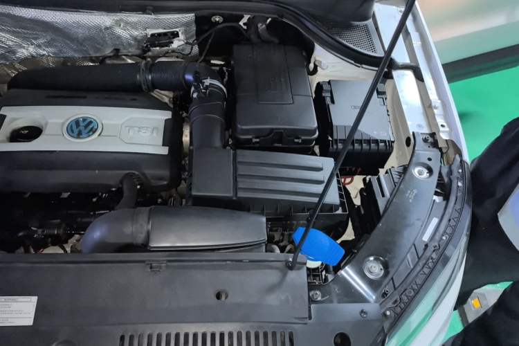 Used Volkswagen Tiguan 2016 300TSI Automatic Two-Wheel Drive Comfort Edition Engine Bay Left