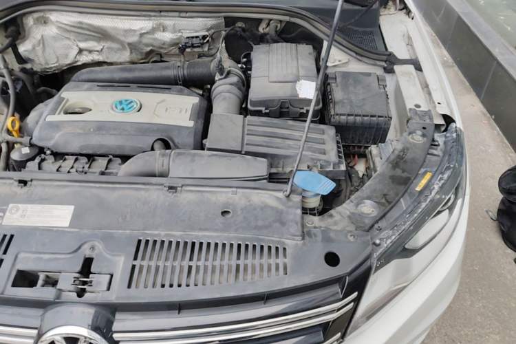 Used Volkswagen Tiguan 2016 300TSI Automatic Two-Wheel Drive Trend Edition Engine Bay Left