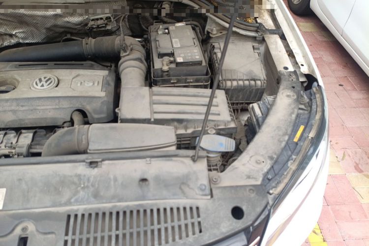Used Volkswagen Tiguan 2016 300TSI Automatic Two-Wheel Drive Luxury Edition Engine Bay Left