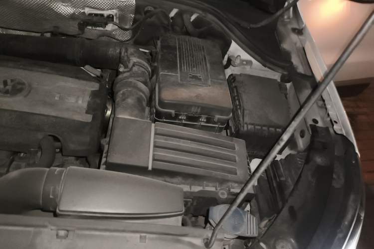 Used Volkswagen Tiguan 2016 300TSI Automatic All-Wheel Drive Luxury Edition Engine Bay Left