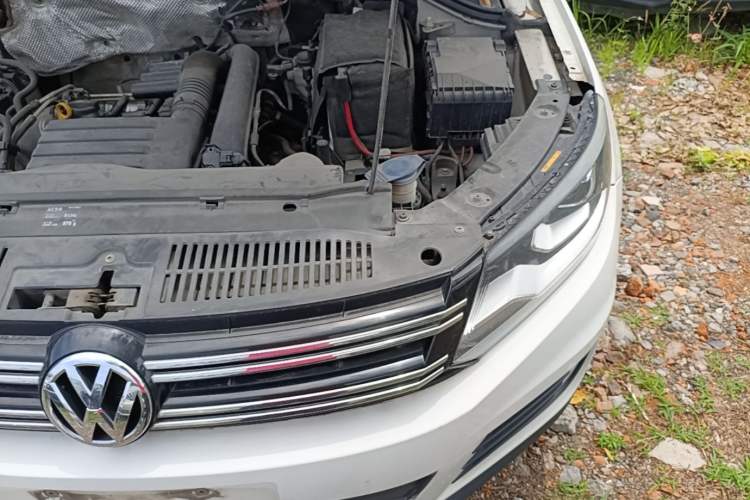 Used Volkswagen Tiguan 2016 280TSI Automatic Two-Wheel-Drive Silk Road Style Edition Engine Bay Left
