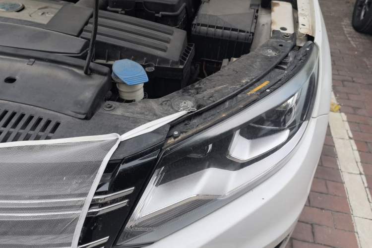 Used Volkswagen Tiguan 2016 300TSI Automatic Two-Wheel Drive Comfort Edition Engine Bay Left