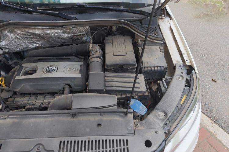 Used Volkswagen Tiguan 2016 300TSI Automatic Two-Wheel Drive Trend Edition Engine Bay Left