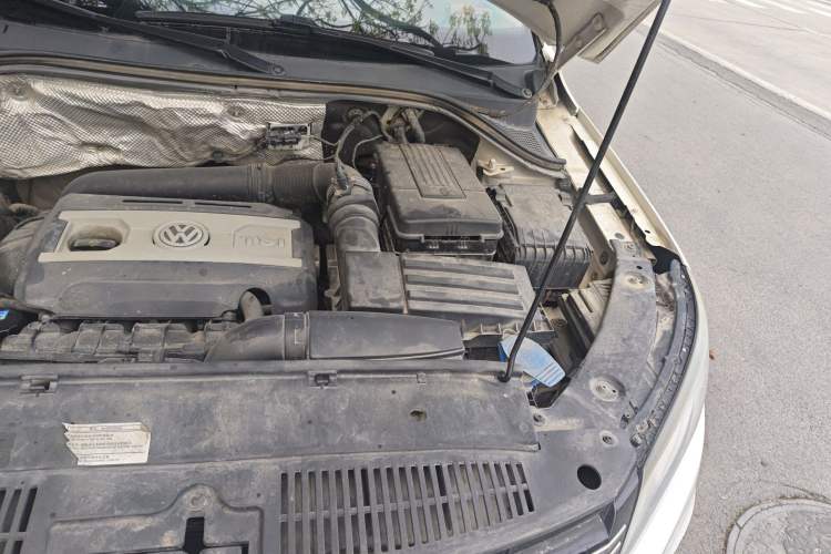 Used Volkswagen Tiguan 2016 300TSI Automatic Two-Wheel Drive Luxury Edition Engine Bay Left