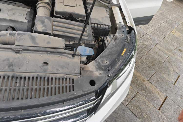Used Volkswagen Tiguan 2016 300TSI Automatic Two-Wheel Drive Comfort Edition Engine Bay Left