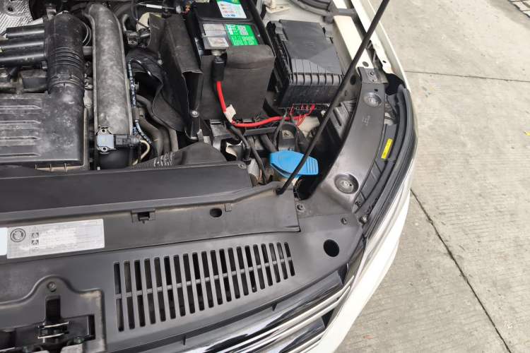 Used Volkswagen Tiguan 2016 280TSI Automatic Two-Wheel Drive Silk Road Comfort Edition Engine Bay Left