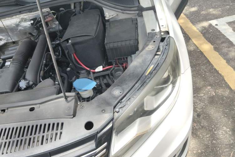 Used Volkswagen Tiguan 2016 280TSI Automatic Two-Wheel Drive Silk Road Comfort Edition Engine Bay Left