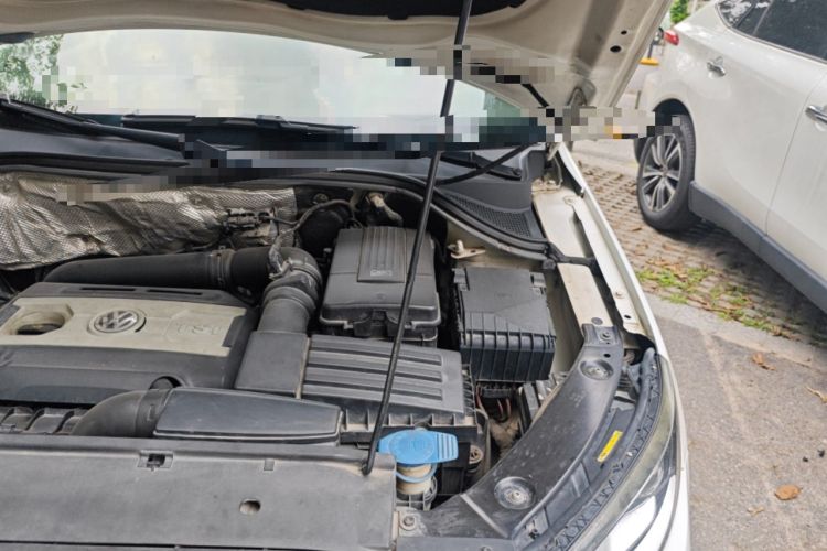 Used Volkswagen Tiguan 2016 300TSI Automatic Two-Wheel Drive Luxury Edition Engine Bay Left