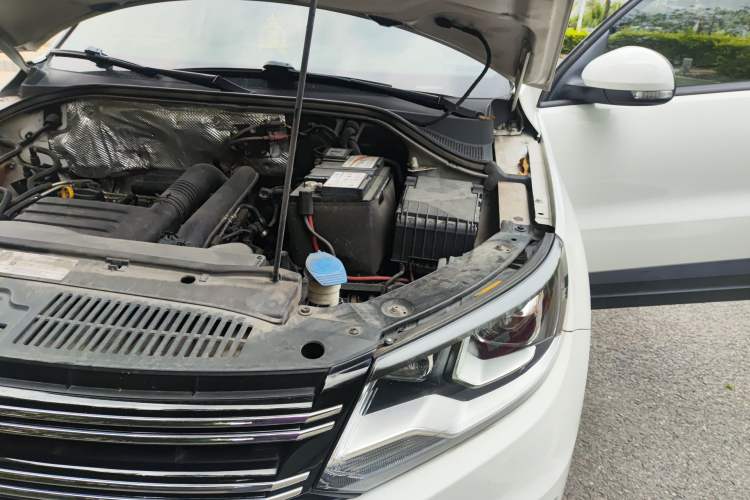 Used Volkswagen Tiguan 2016 280TSI Automatic Two-Wheel-Drive Silk Road Style Edition Engine Bay Left