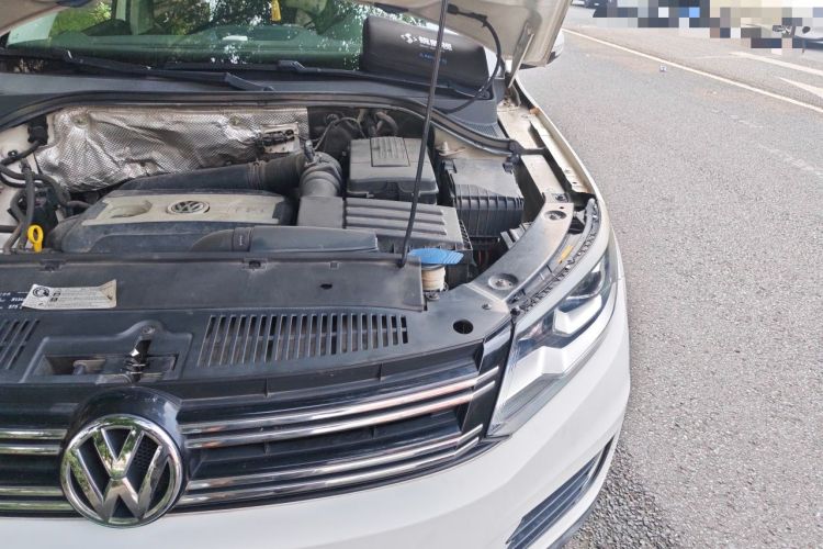 Used Volkswagen Tiguan 2016 300TSI Automatic Two-Wheel Drive Comfort Edition Engine Bay Left