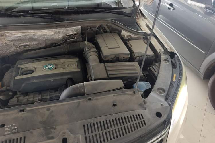 Used Volkswagen Tiguan 2016 300TSI Automatic Two-Wheel Drive Comfort Edition Engine Bay Left