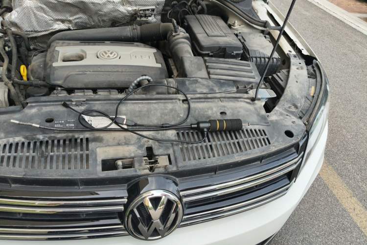 Used Volkswagen Tiguan 2016 300TSI Automatic All-Wheel Drive Luxury Edition Engine Bay Left