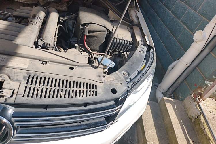 Used Volkswagen Tiguan 2016 280TSI Automatic Two-Wheel-Drive Silk Road Style Edition Engine Bay Left