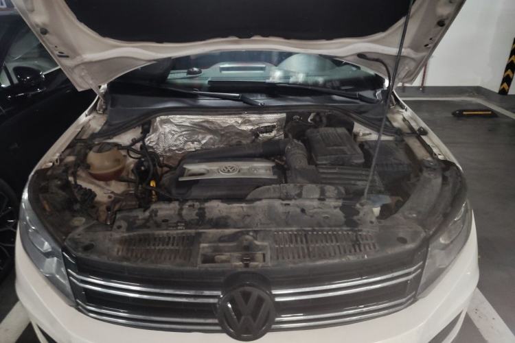 Used Volkswagen Tiguan 2016 300TSI Automatic All-Wheel Drive Luxury Edition Engine Bay