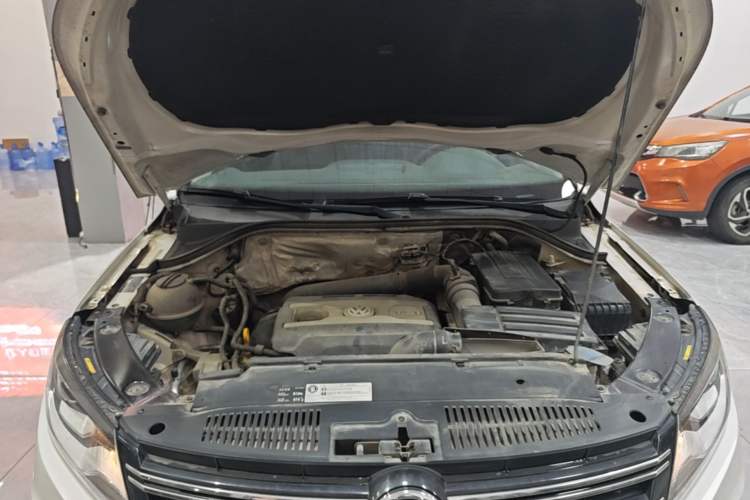 Used Volkswagen Tiguan 2016 300TSI Automatic Two-Wheel Drive Trend Edition Engine Bay