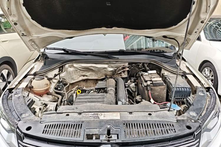 Used Volkswagen Tiguan 2016 280TSI Automatic Two-Wheel-Drive Silk Road Style Edition Engine Bay