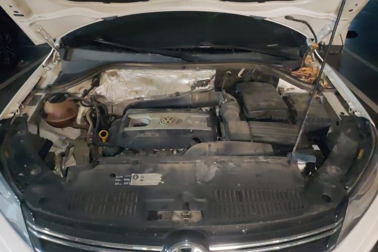 Used Volkswagen Tiguan 2016 300TSI Automatic Two-Wheel Drive Luxury Edition Engine Bay