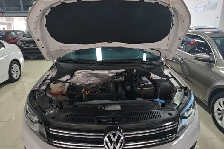 Used Volkswagen Tiguan 2016 280TSI Automatic Two-Wheel-Drive Silk Road Style Edition Engine Bay