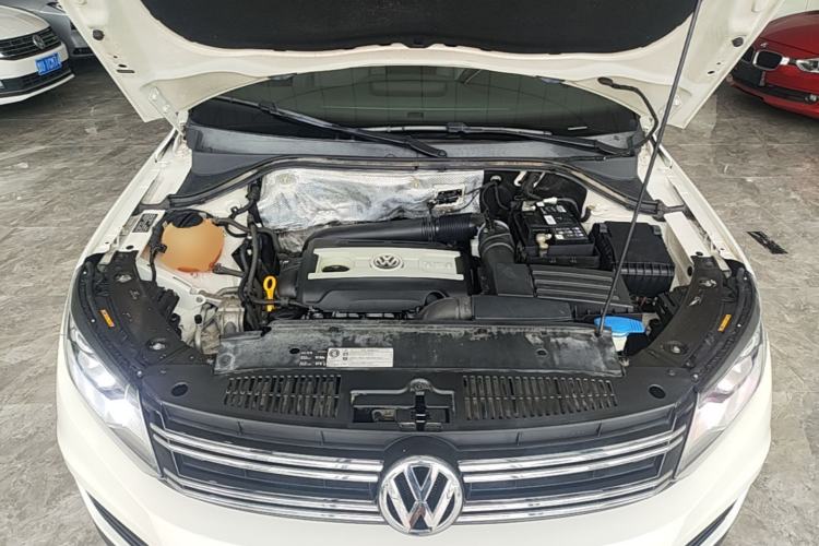 Used Volkswagen Tiguan 2016 300TSI Automatic Two-Wheel Drive Luxury Edition Engine Bay