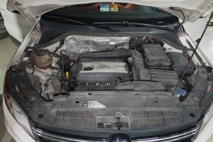 Used Volkswagen Tiguan 2016 300TSI Automatic All-Wheel Drive Fashion Vision Edition Engine Bay