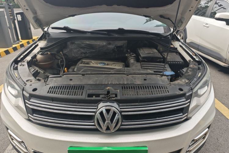 Used Volkswagen Tiguan 2016 300TSI Automatic All-Wheel Drive Luxury Edition Engine Bay
