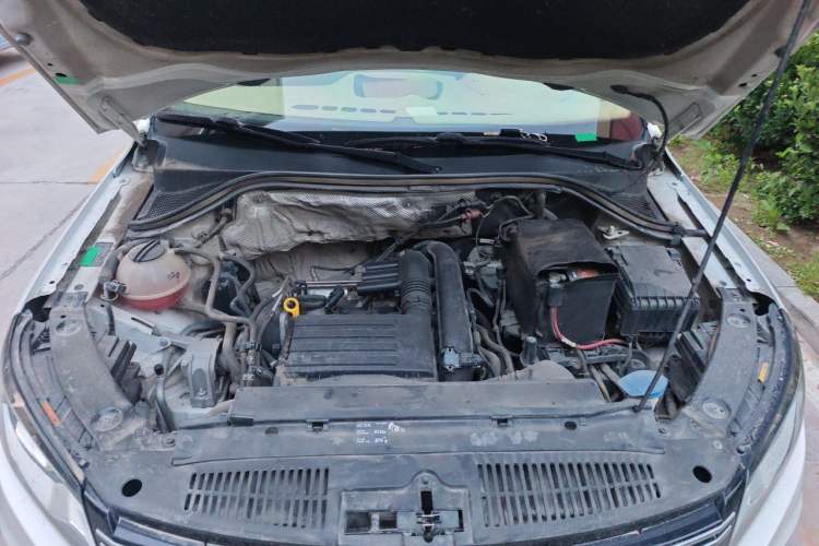 Used Volkswagen Tiguan 2016 280TSI Automatic Two-Wheel-Drive Silk Road Style Edition Engine Bay
