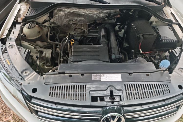 Used Volkswagen Tiguan 2016 280TSI Automatic Two-Wheel-Drive Silk Road Style Edition Engine Bay