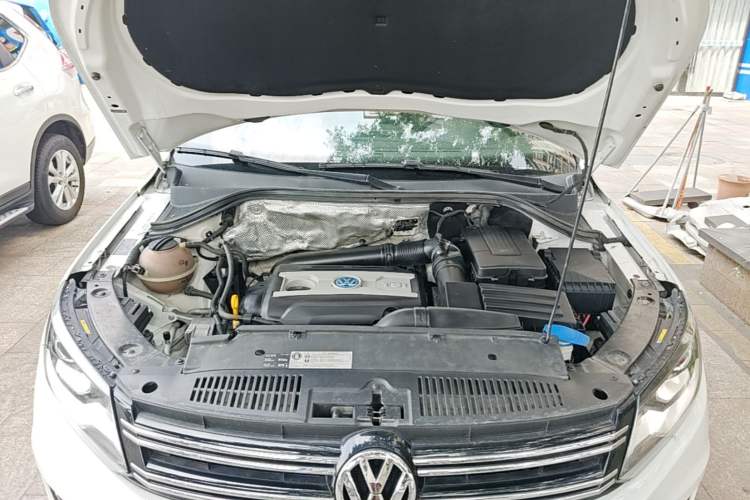 Used Volkswagen Tiguan 2016 300TSI Automatic Two-Wheel Drive Luxury Edition Engine Bay