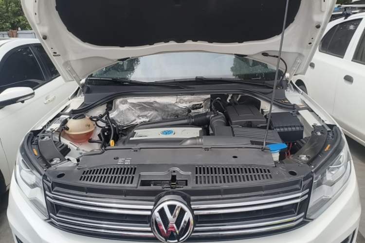 Used Volkswagen Tiguan 2016 300TSI Automatic Two-Wheel Drive Trend Edition Engine Bay