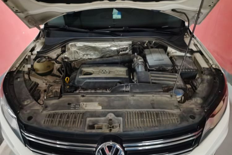 Used Volkswagen Tiguan 2016 300TSI Automatic Two-Wheel Drive Luxury Edition Engine Bay